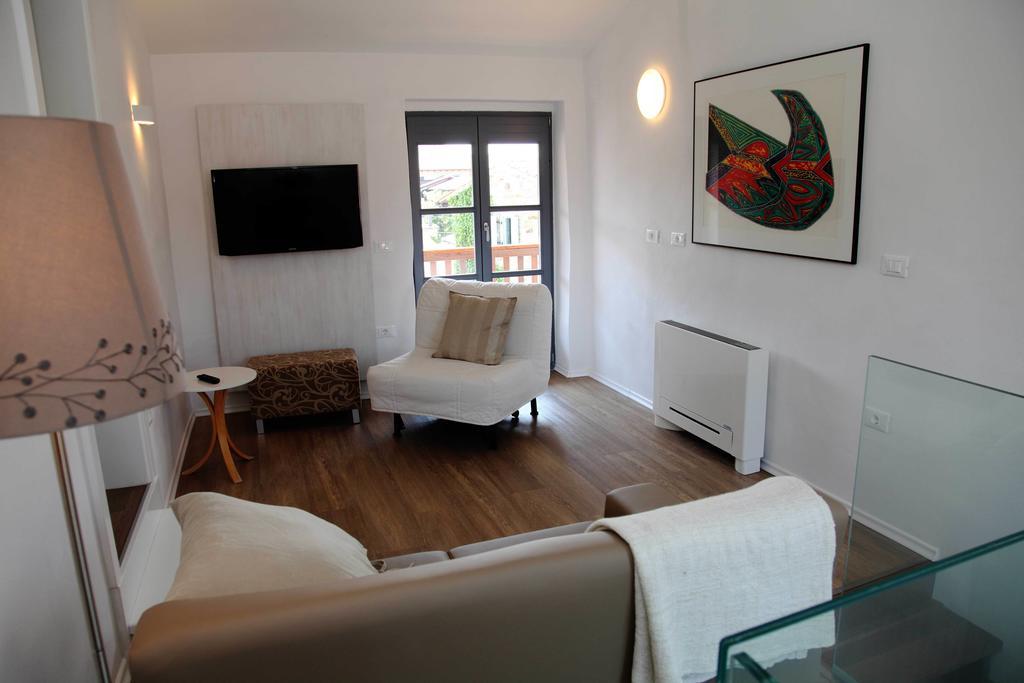 Boutique Hotel Dvor Dobrovo Room photo